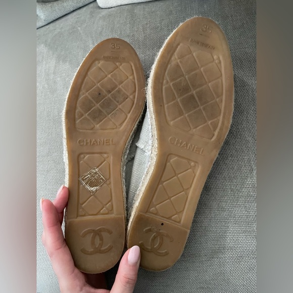 Excellent Condition Chanel White & Black Size 5 Espadrilles. 💕 - Picture 13 of 13